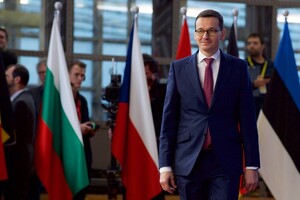 Польша стремится наладить отношения с Венгрией на фоне разногласий по войне в Украине - Bloomberg