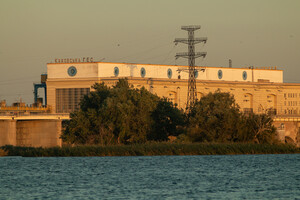 Каховская ГЭС работает в штатном режиме – 