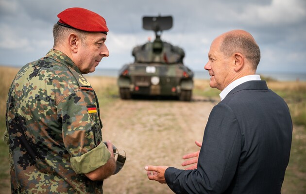 Германия может поставлять Украине артиллерию и системы ПВО – Шольц