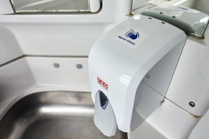 Укрзализныця объявила переход на новые стандарты туалетов и сервиса в поездах (фото)