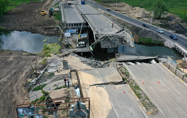 Ремонт зруйнованих війною мостів провалено