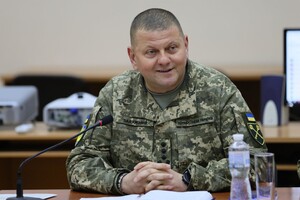 Залужный подтвердил, что ВСУ ударили по авиабазам в оккупированном Крыму
