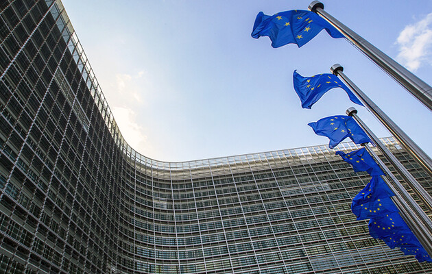 Совет ЕС окончательно приостановил упрощенную выдачу виз россиянам