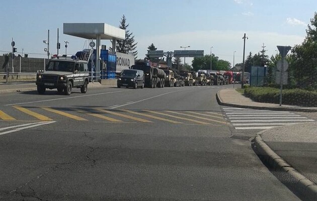 МО РФ опубликовало видео с переброской войск в Харьковскую область – война в Украине