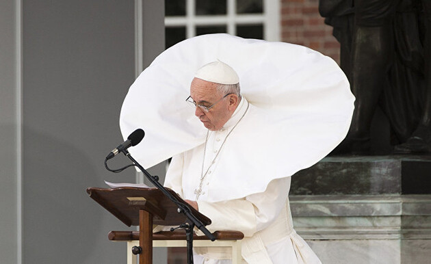 Папа Римский призвал молиться об устранении опасности ядерной войны