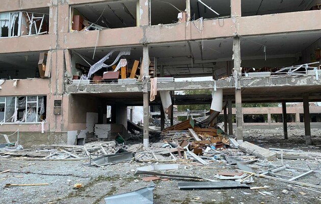 Окупанти завдали ракетного удару по Лозовій: зруйновано школу й дитсадок