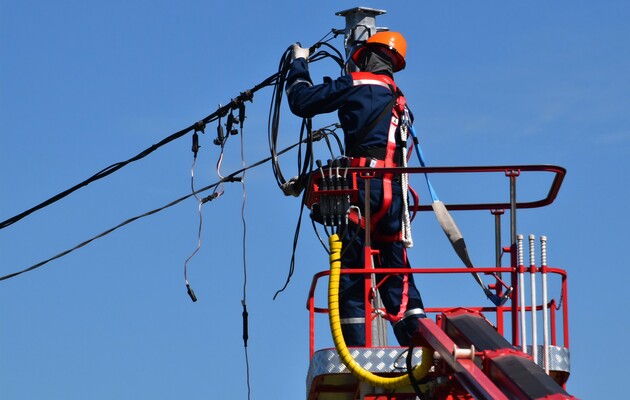 Укрэнерго сказало, на сколько хватит запасов оборудования и материалов для ремонтов поврежденных электрических сетей