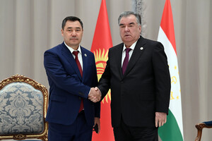 Таджикистан и Кыргызстан договорились о прекращении огня и отводе сил от границ