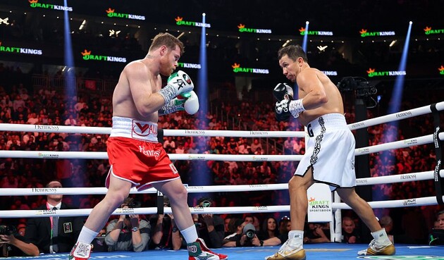 Альварес успішно захистив пояси WBA (Super), WBC, IBF та WBO