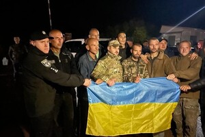За кілька годин українці зібрали 10 мільйонів на реабілітацію «азовців»