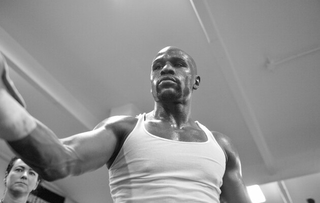 Мейвезер-младший продолжает выходить на ринг