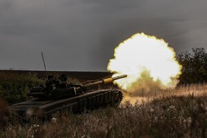 ЗСУ зруйнували баржу росіян в районі Херсона та знищили 77 окупантів за добу — ОК «Південь»