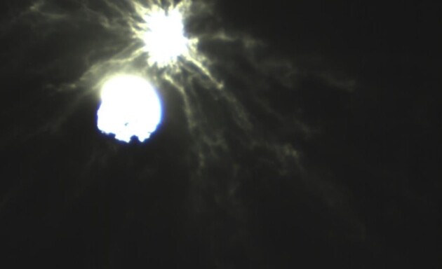 В результате столкновения выделилась пыль