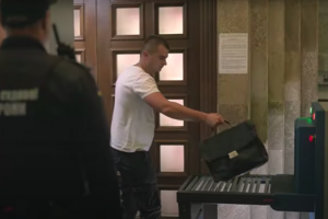 Пронесение оружия и других опасных предметов: в Украине стартовала информкампания по безопасности в залах суда
