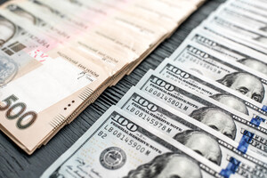 НБУ вдвоє збільшив ліміт на покупку безготівкової валюти для громадян