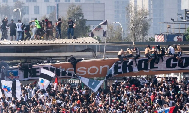 Уболівальники порушили правила безпеки