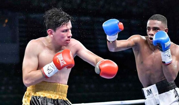 Луис Киньонес (слева) не пережил нокаут