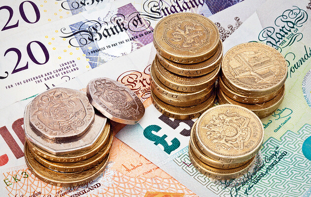 Уряд Британії відмовився від зниження податків: фунт різко пішов вгору