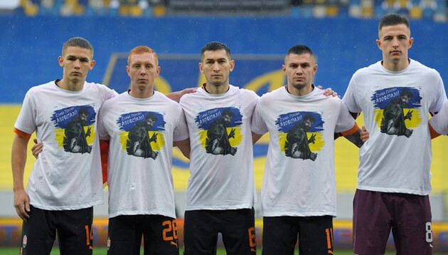 "Шахтер" поддержал воинов с "Азовстали"