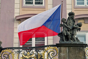 Чехия отправит в Украину тяжелую технику и другое оружие