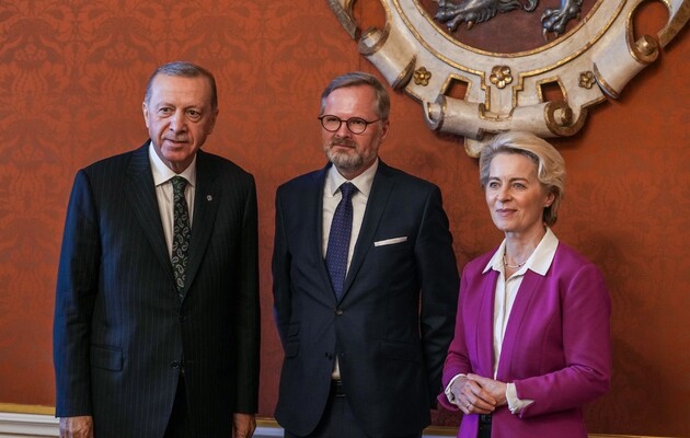Эрдоган не признает Европейское политическое сообщество альтернативой переговорам по вступлению в ЕС