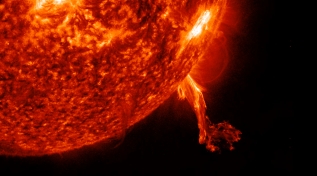 Солнце выпустило в космос поток плазмы длиной 1,5 миллиона километров