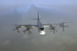 Десяток літаків ТУ-95 летять на пусковий рубіж в Астрахані – Кім