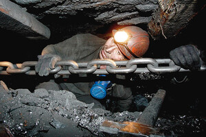 На Днепропетровщине спасают шахтеров, которые в результате ракетных ударов остались под землей