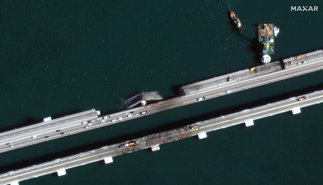 Россияне активно ремонтируют Крымский мост – спутниковые снимки