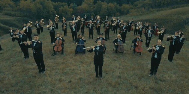 У зйомках взяв участь весь склад оркестру