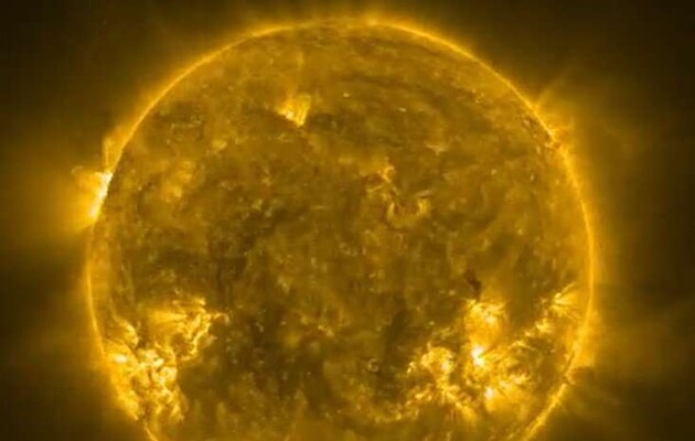 Аппарат ESA приблизился к Солнцу и передал на Землю новые снимки