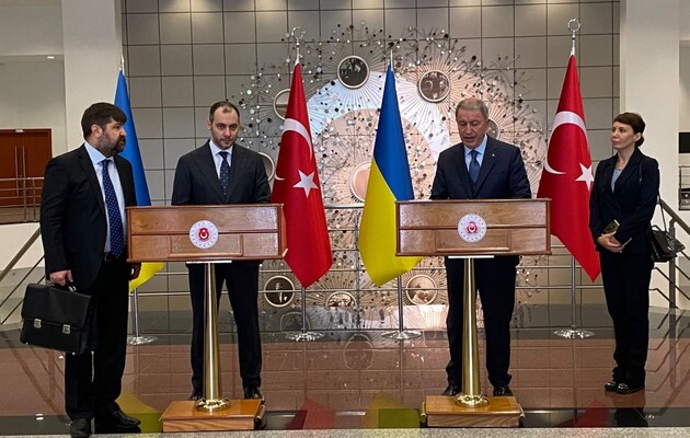 Украина и Турция поддерживают продолжение действия «Зерновой инициативы»