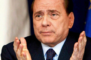 Експрем'єр Берлусконі заявив, що вони з Путіним обмінялись «милими листами» та алкоголем