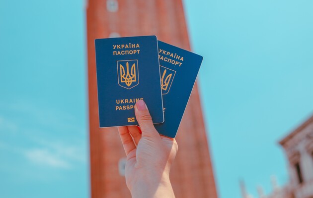 В Украине подорожает срочное оформление паспортов