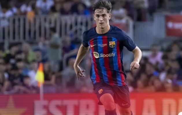 Гави выступает за "Барсу"