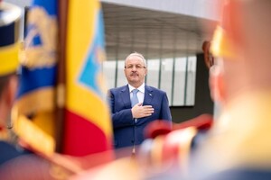 Міністр оборони Румунії, який закликав до переговорів з РФ, подав у відставку