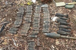 На территории школы освобожденного села в Херсонской области обнаружили склад боеприпасов