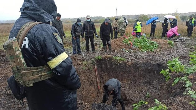В Боровском районе Харьковщины обнаружили массовое захоронение людей