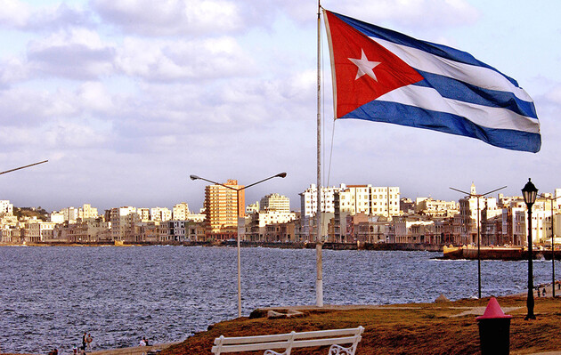 Находящаяся в кризисной ситуации Куба оказалась зажатой между союзником Россией и соседними США