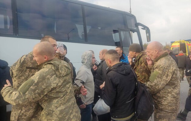 Украина вернула из российского плена еще 52 граждан