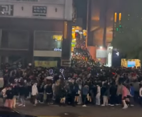 Смерть у тисняві: за 150 загиблими під час Гелловіну в Сеулі оголосили траур 