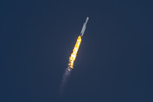 SpaceX впервые за три года запустила самую мощную ракету в мире