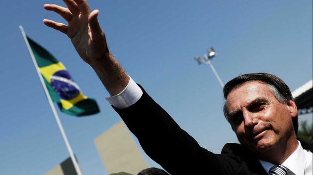 Болсонару согласился передать власть преемнику после выборов в Бразилии