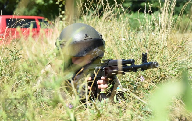 Мобілізація в Україні: чи мають право поліцейські вручати повістки