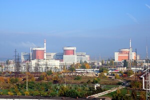 Південноукраїнська АЕС знизила потужність одного з трьох реакторів наполовину