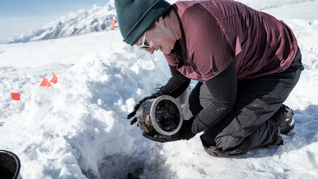 В Канаде нашли камеры, оставленные на леднике в 1937 году