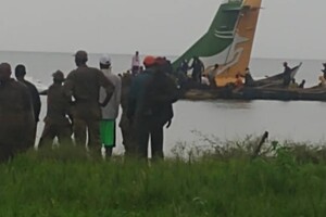 В Танзании пассажирский самолет упал в озеро Виктория