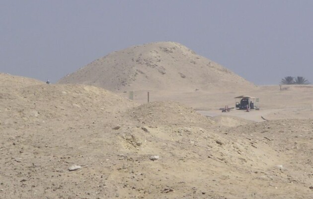 Вчені знайшли недалеко від піраміди Теті саркофаги та артефакти