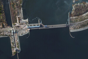 Опубліковано супутникові знімки руйнувань Антонівського та Дар’ївського мостів на Херсонщині