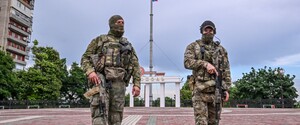 В Мелитополе увеличивается количество военной техники и солдат РФ — мэр